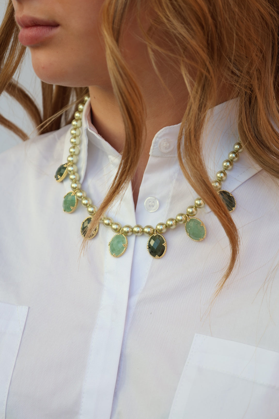 COLLIER JEANNIE