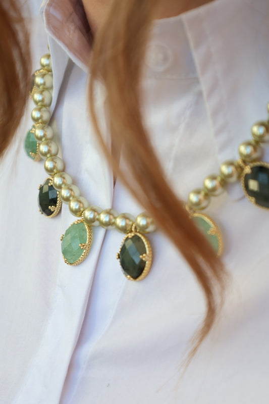 COLLIER JEANNIE