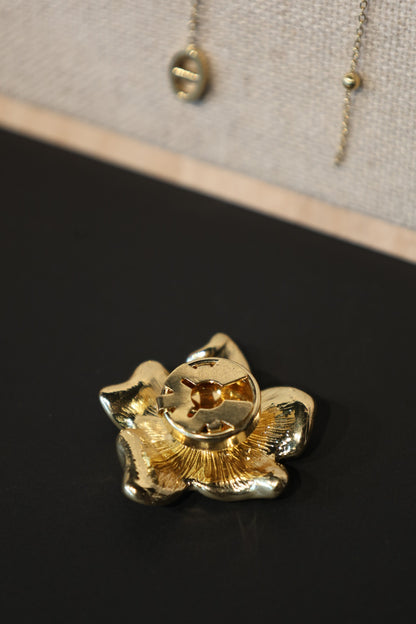 Cache-bouton Domitille