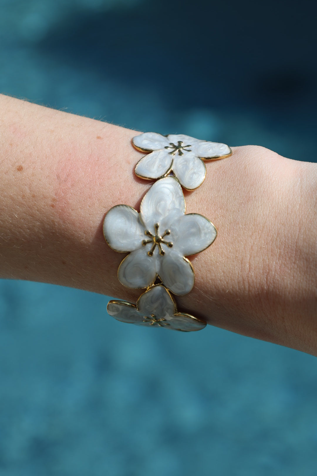 MANCHETTE FLEUR BLANCHE