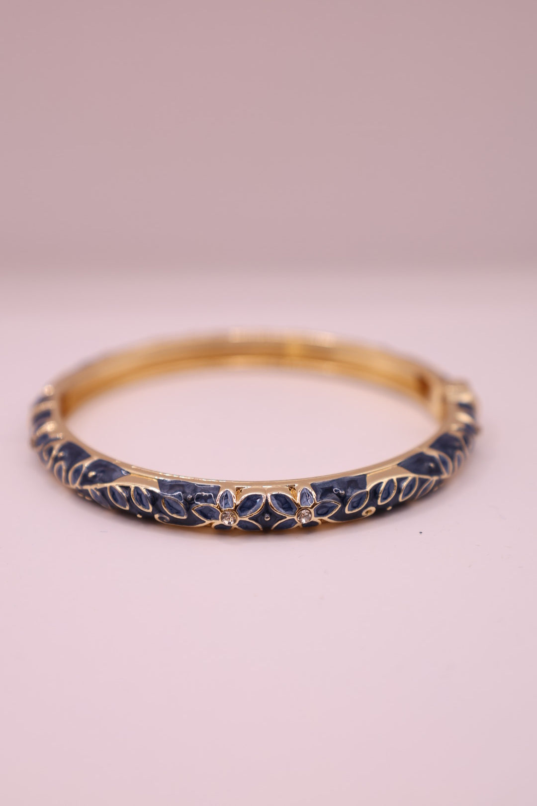 WINTER BANGLE