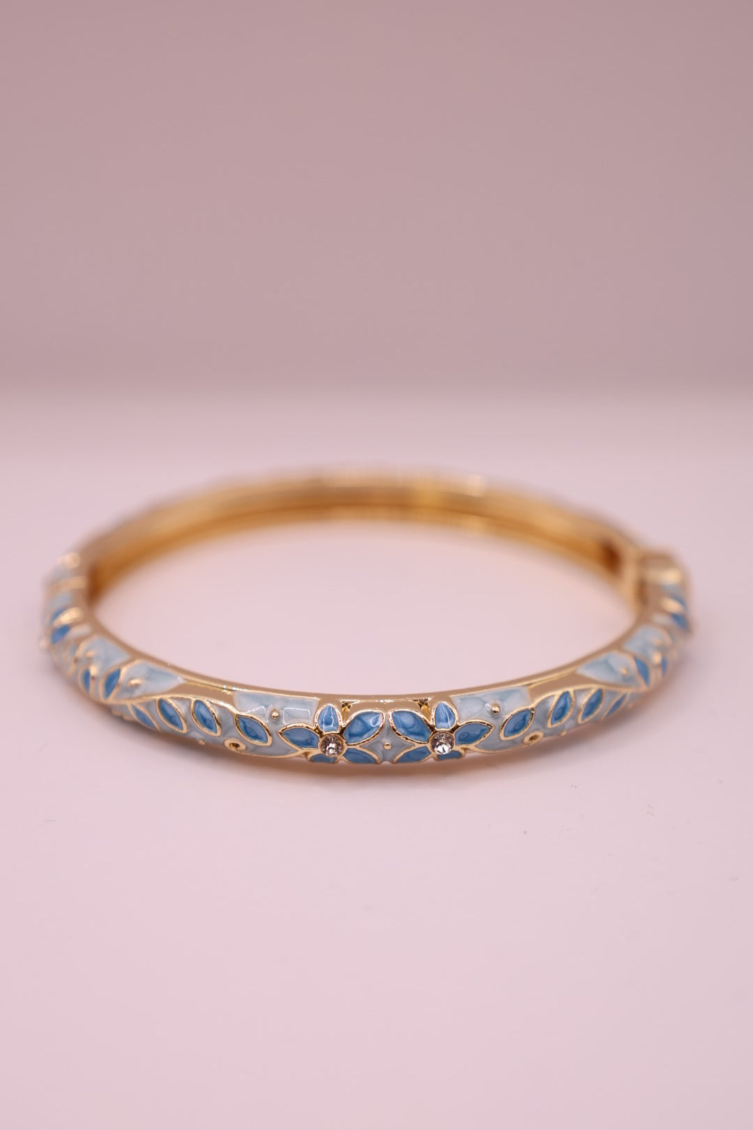 WINTER BANGLE